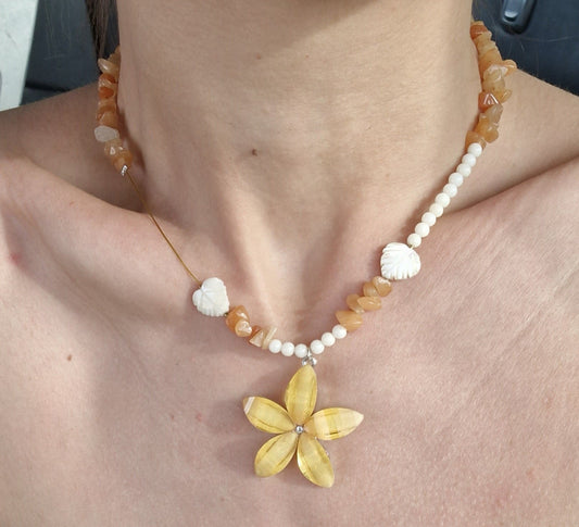 Golden Tide Bloom Necklace
